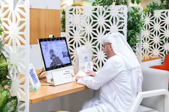الخدمات الإلكترونية في الإمارات وتسهيل إنجاز المعاملات